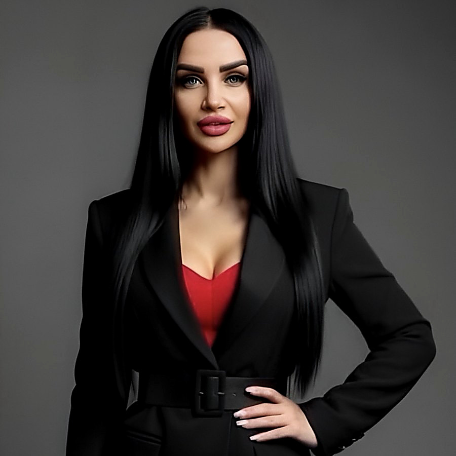 Olga, founder of KAIZER Booking